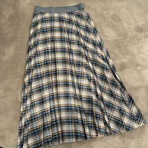 Pleated plaid maxi skirt